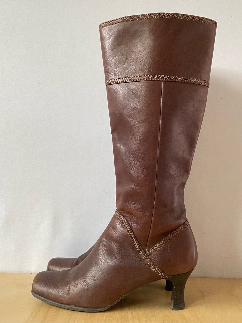 Kenneth Cole Reaction brown leather heeled boots | US 6.5